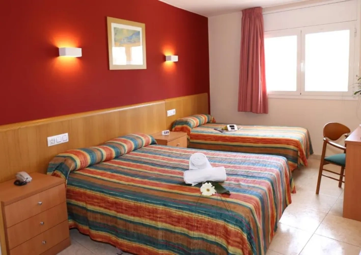 Standard Triple room