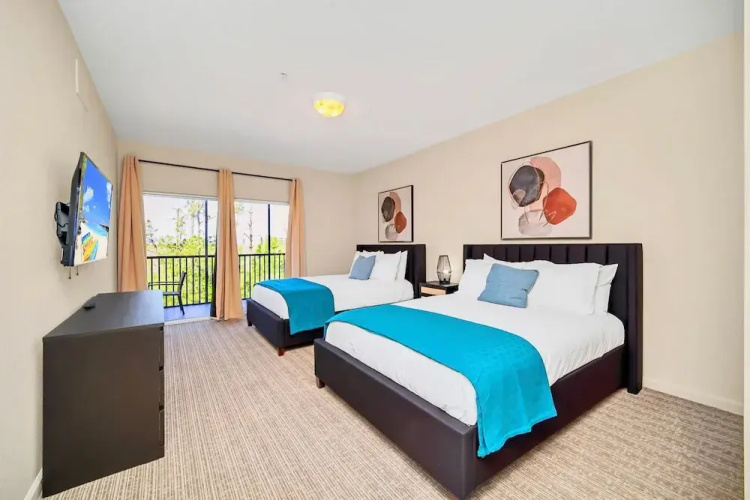 Modern 2BR Condo - With Pool Hot Tub