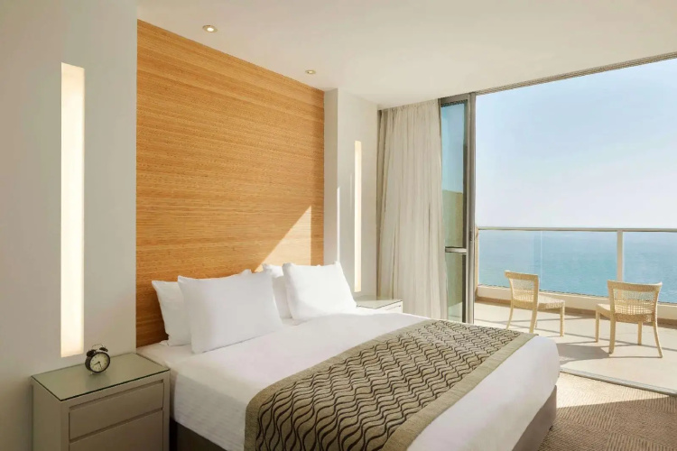 David's Harp Hotel and Suits