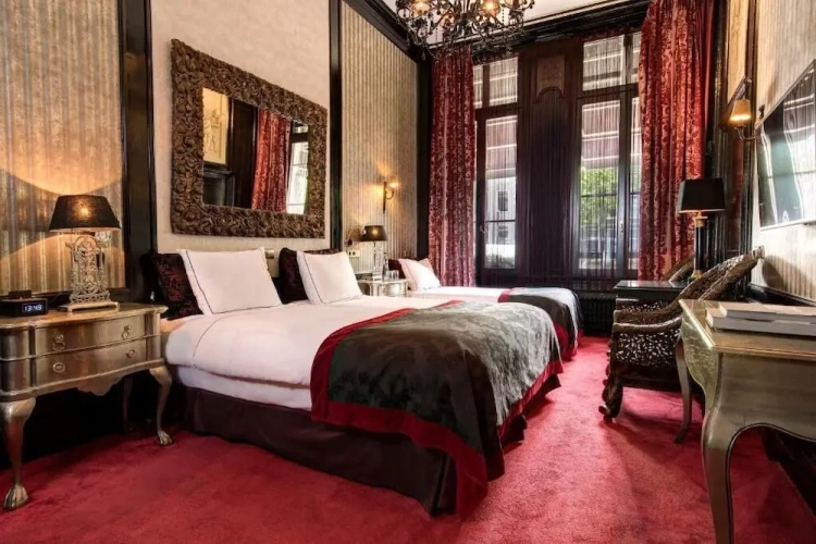 Deluxe Triple room with canal view