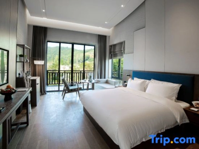 Deluxe Family Suite
