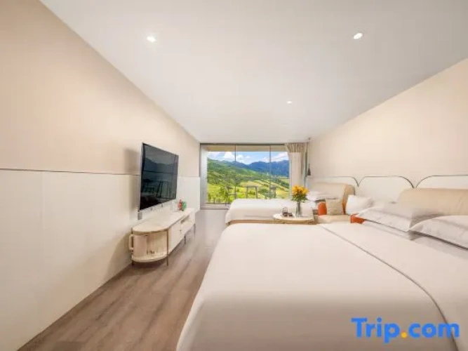 Standard Twin room with balcony