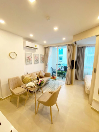 Modern 1 Bedroom Condo D418
