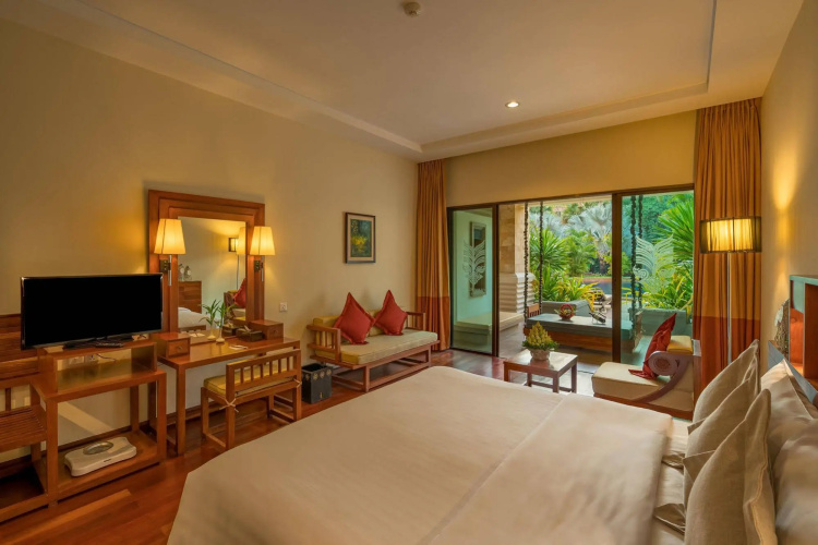 Angkor Miracle Reflection Club