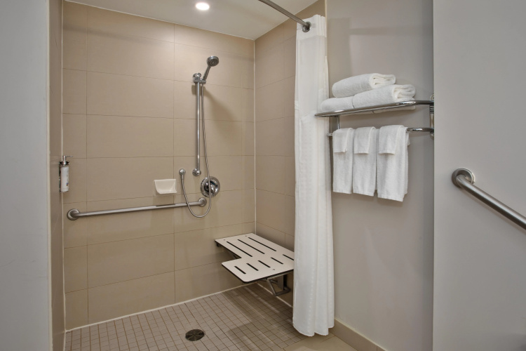 Holiday Inn Express & Suites Kingston Central photo 10