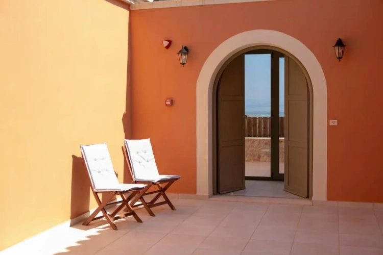 2 Bedrooms Villa