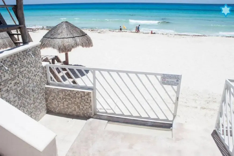 Modern apartment near the beach