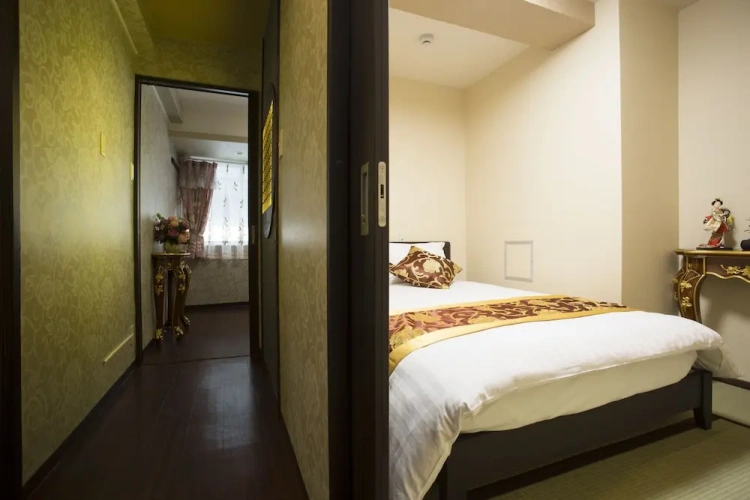 3 Bedrooms Apartment