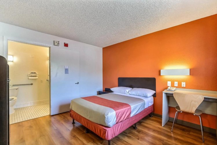Motel 6 Pleasanton, CA