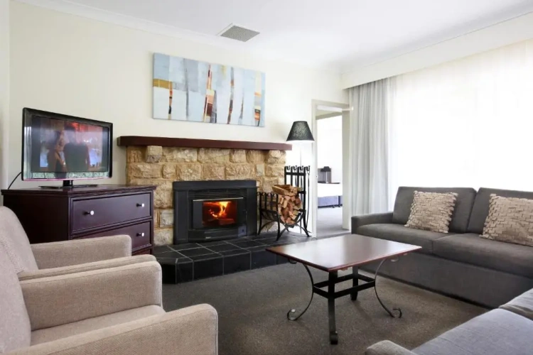 2 Bedrooms Apartment