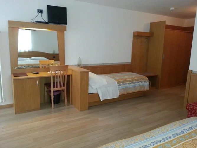 Standard Triple room with mountain view