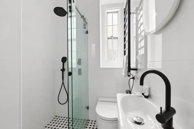 Superb 2-bed Apartment Facing Rose Bay Marina