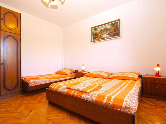 Apartment 1051