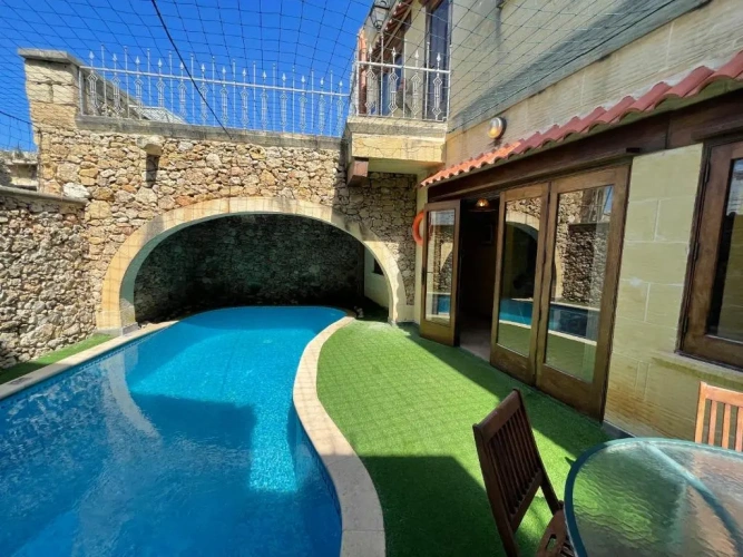 3 Bedrooms Villa