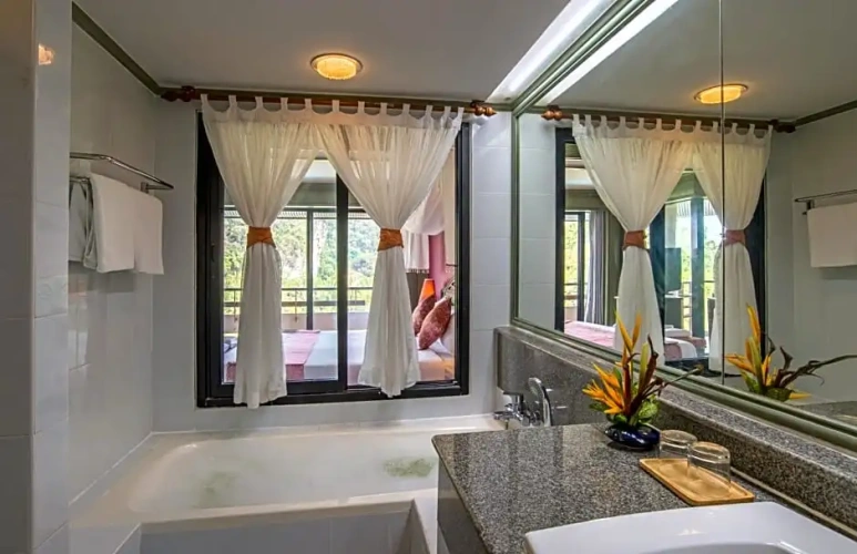 Quadruple Suite
