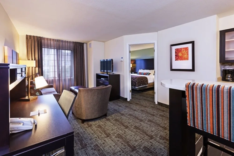 1 Bedroom Suite
