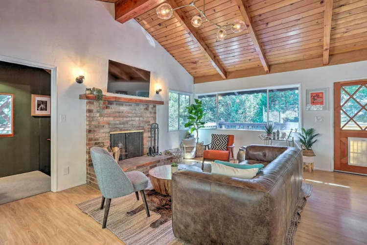 Modern & Unique Cabin With Deck by Lake Gregory!