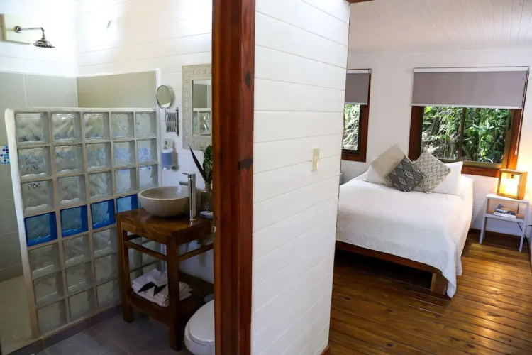Moana Lodge
