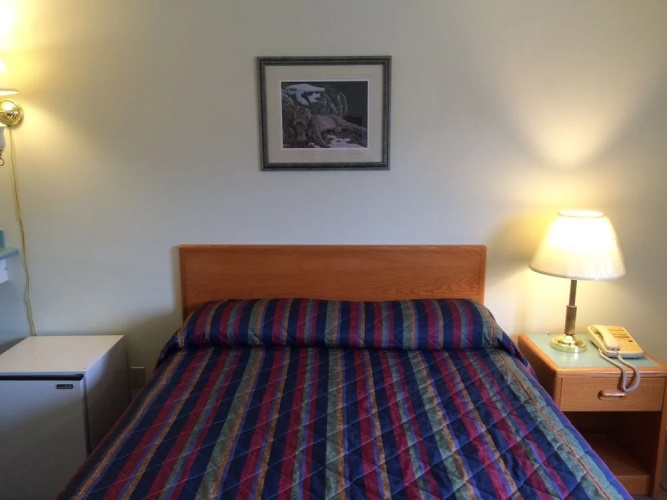 Selkirk Inn