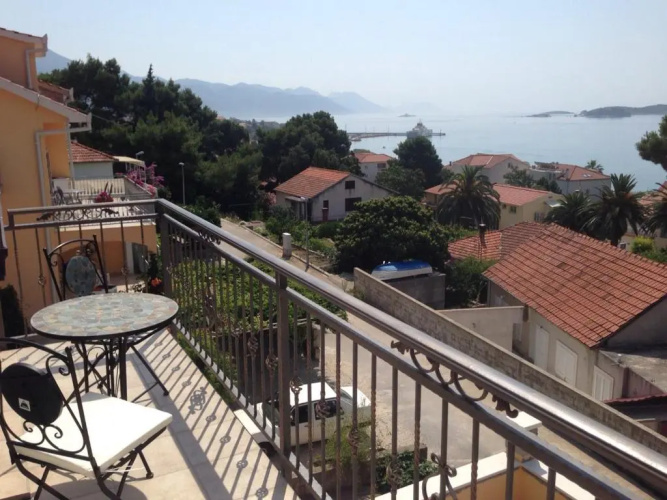 Apartments Sabioncello