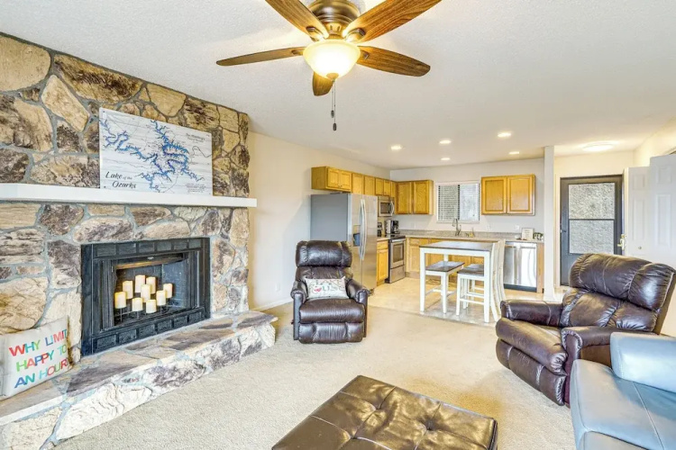 Lakefront Osage Beach Condo: Main Channel View!