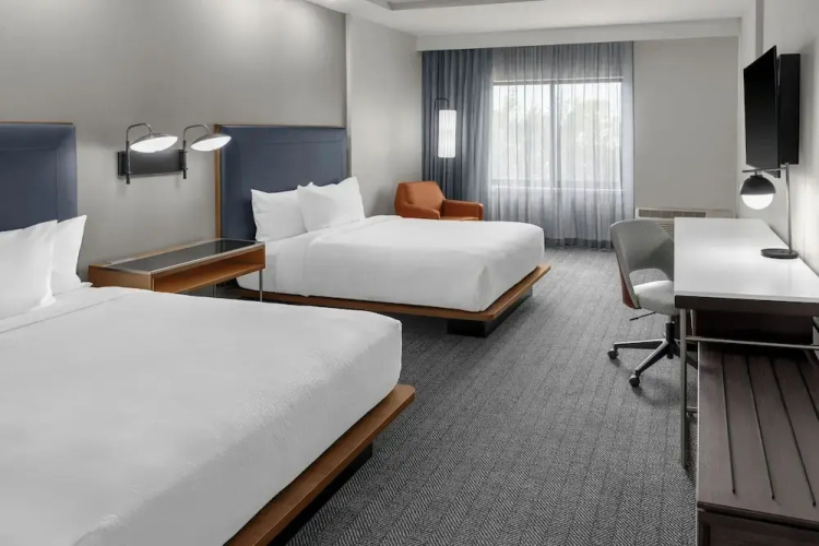 Courtyard By Marriott Sherman