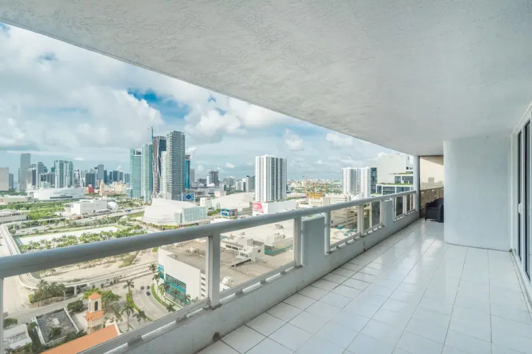 Glamorous 3 Bedroom with a View