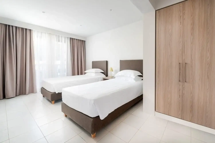2 Bedrooms Standard Family room
