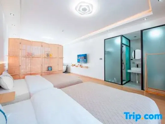 Standard Triple room with sea view