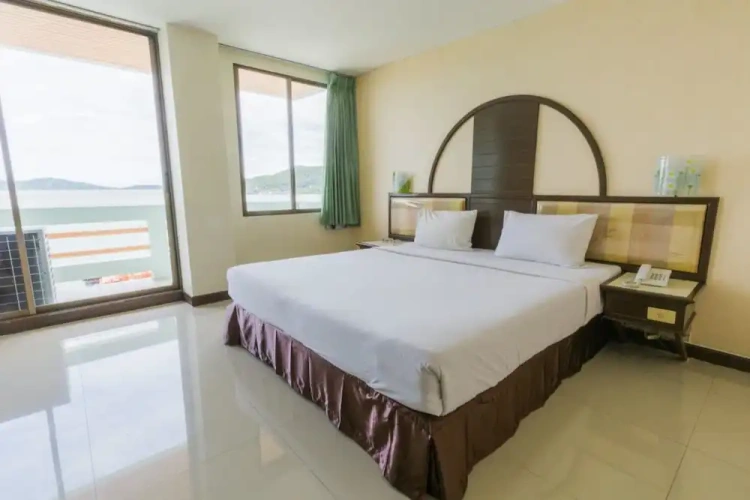 Deluxe room with balcony