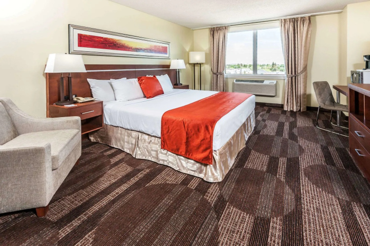 Bedfort Inn & Suites