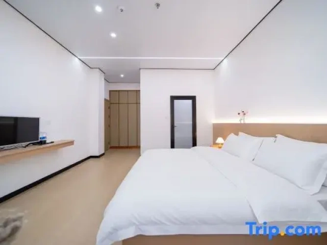 3 Bedrooms Standard room with view