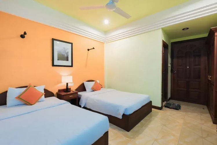 VPlus Hotel