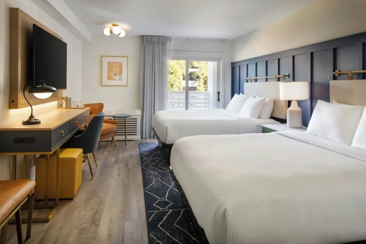 Standard Quadruple room with balcony