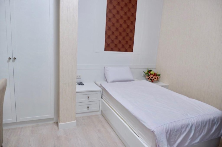 Standard Double room with street view