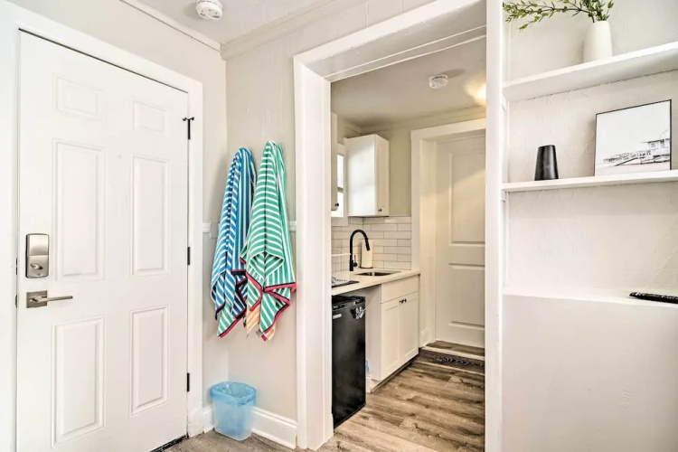 2 Conjoined Units - Steps From Madeira Beach!