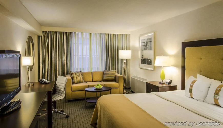 Holiday Inn Inner Harbor