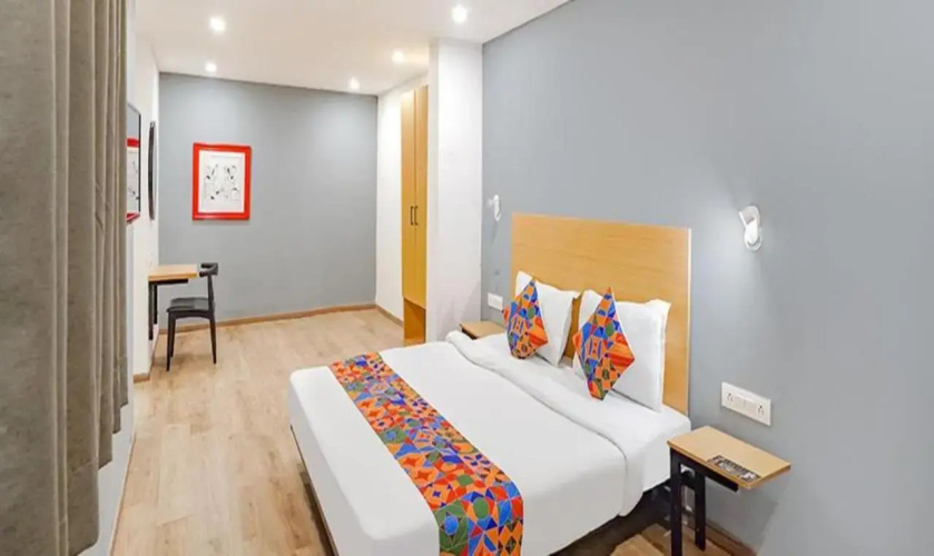 FabHotel Noida Grand