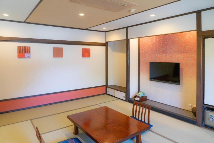 Standard Japanese-Style room with Naritasan Temple View