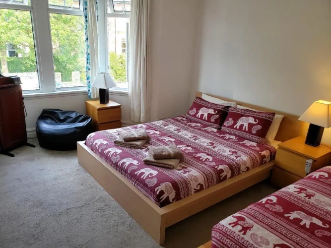 Standard Triple room
