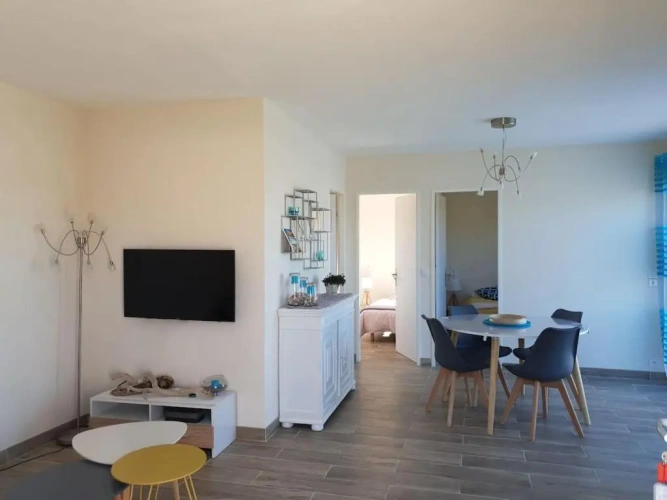 2 Bedrooms Cottage
