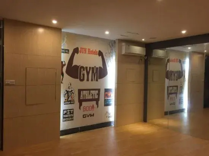 Junyi Select Hotel (Mixc Mall Guilin Railway Station Branch)