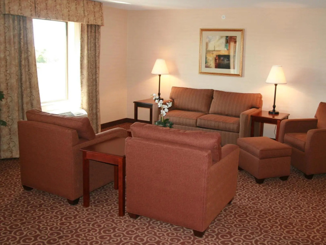 Hampton Inn & Suites Greensburg