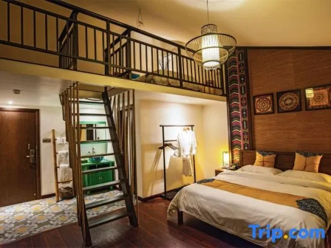 Standard Double room with balcony and with courtyard view
