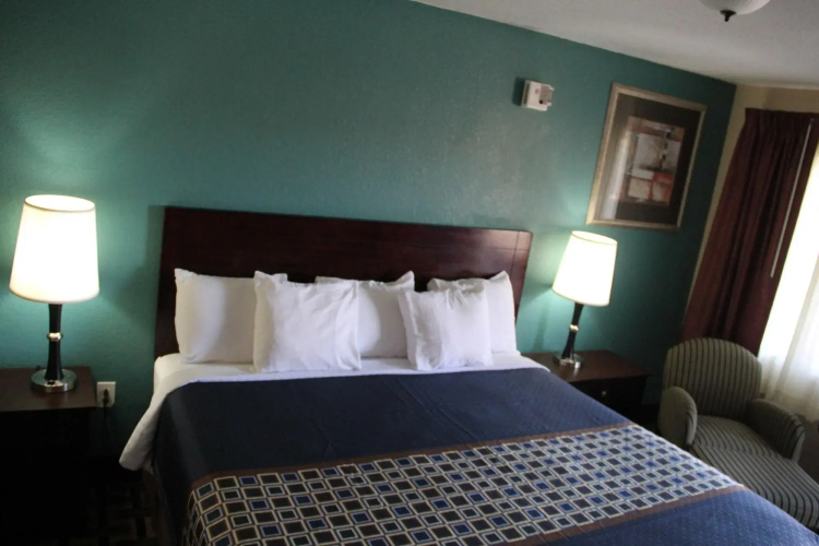 Budget Inn