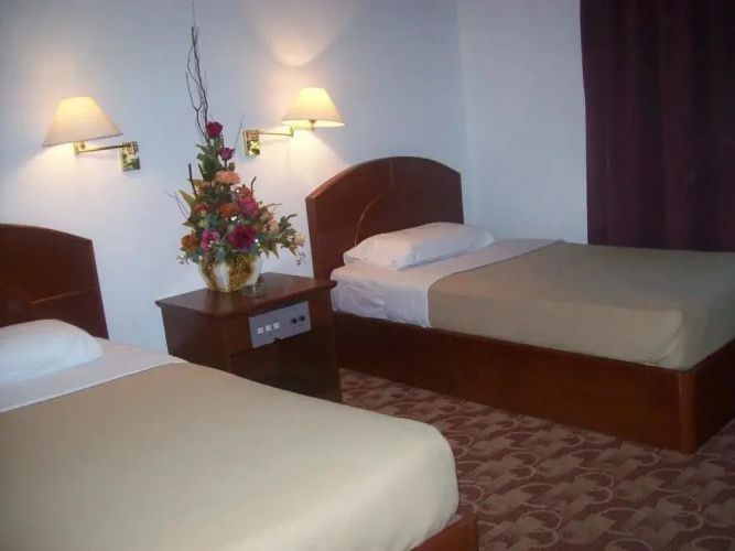 D'Valley Hotel