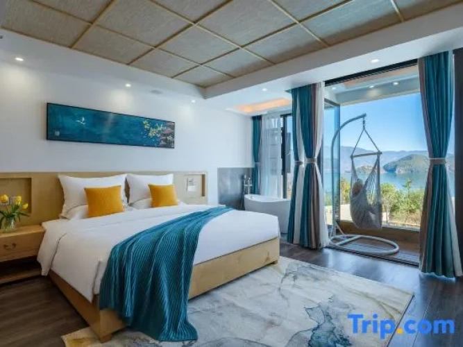 Standard Double room with balcony and with lake view