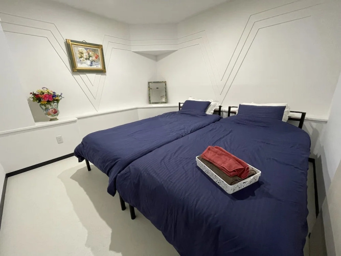 Zenibako House 1F