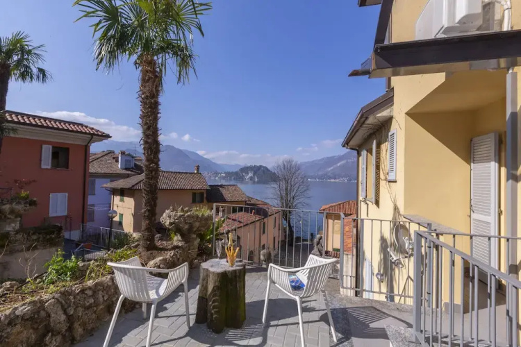 Fontana Del Lago Apt. 13