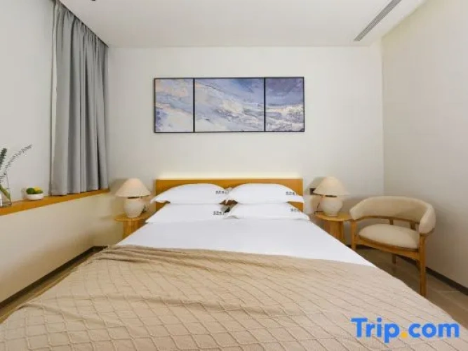 Standard Quadruple room with courtyard view